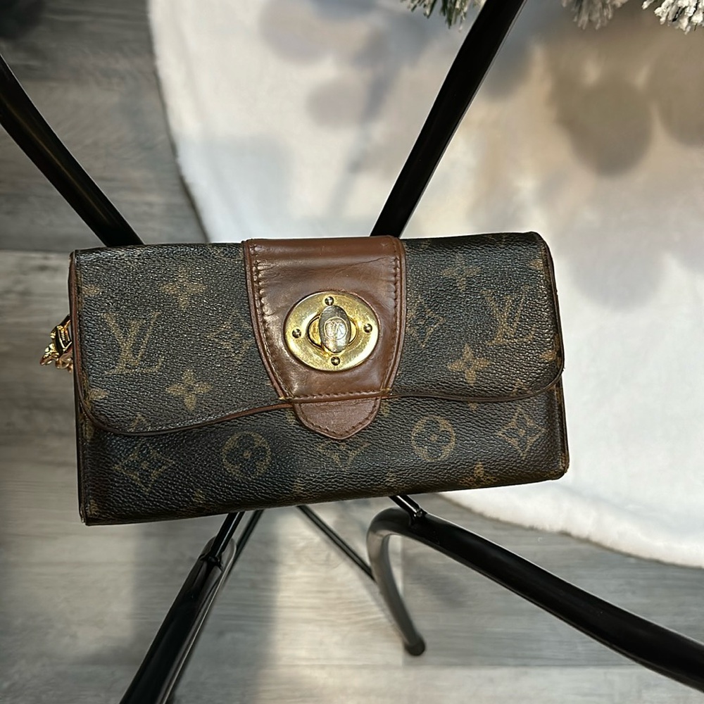Louis Vuitton Monog big bifold long wallet